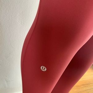 Lululemon yoga pants size 8